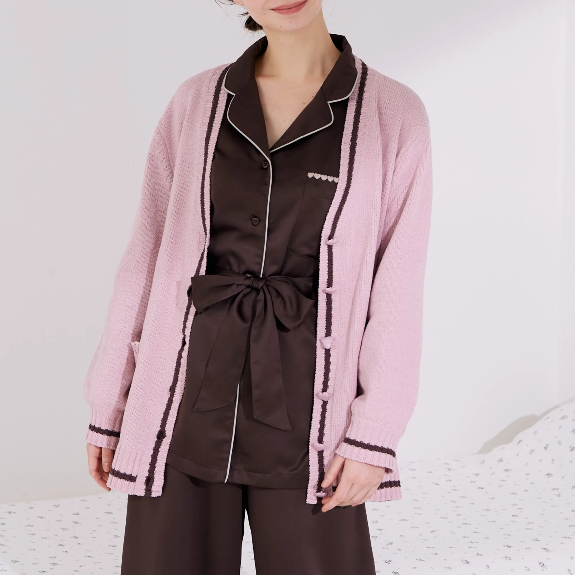 ヒアルロン酸加工 ハートラインサテンパジャマ ブラウン - Image 5